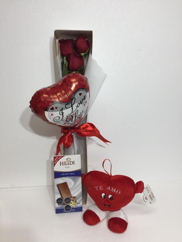 Caja con 3 Rosas m�s Tableta de Chocolate de 80 Grs, Peluche Coraz�n de 19 cm y Globito